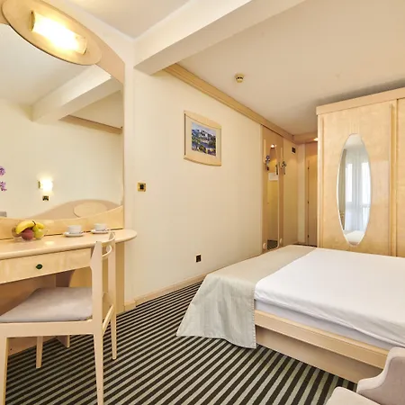 Istra Plava Laguna فندق 3*