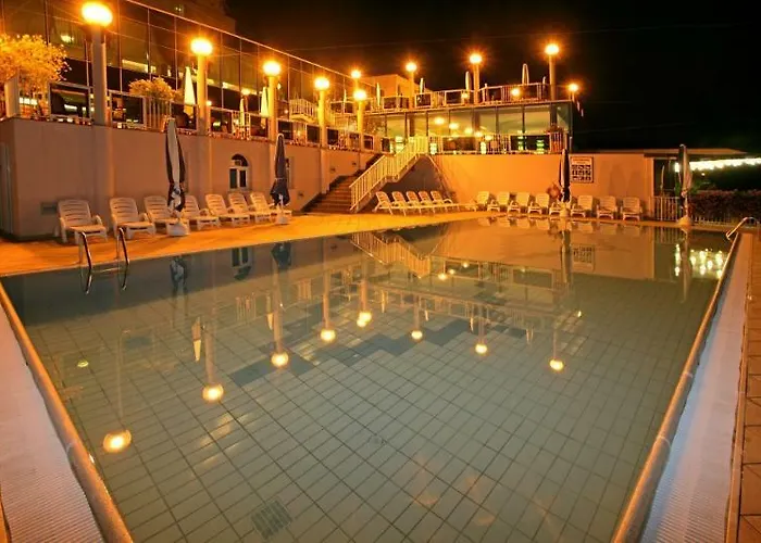 Istra Plava Laguna מלון